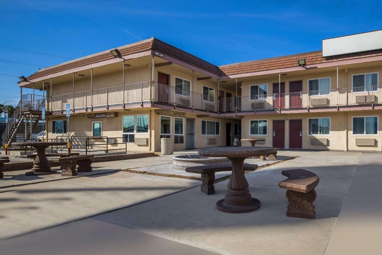 Rodeway Inn San Bernardino & Redlands Exteriör bild