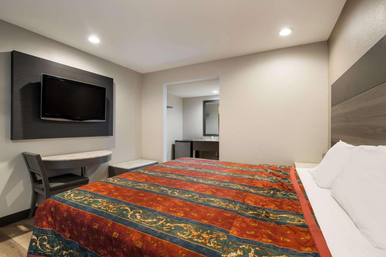 Rodeway Inn San Bernardino & Redlands Exteriör bild